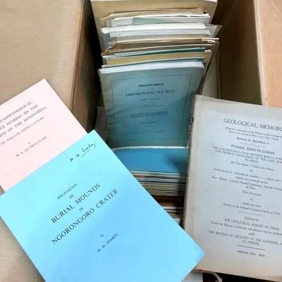 Box Of Antique Anthropology, Biology And Fossil Booklets 