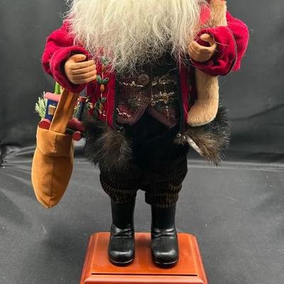 BP416 Grandeur Noel Collector's Edition Santa Claus Figurine