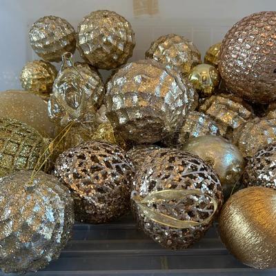BP579 Large Fancy Gold & Pink Christmas Ornaments 
