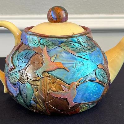 BP570 Stunning Hummingbird & Floral Teapot 