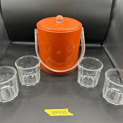 BP533 Ice Bucket And Glasses 