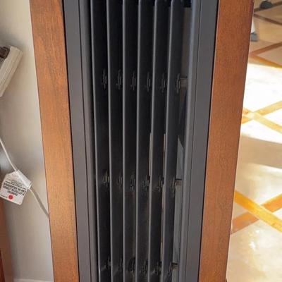 BP517 Infrared Quartz Tower-Style Space Heater