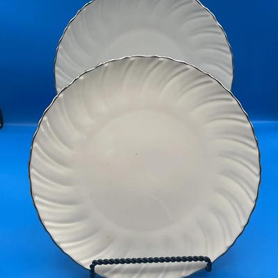 BP611 Lenox Weatherly Dinner Plates