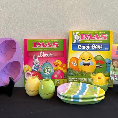 BP571 Nine Piece Hoppy Easter Decor 