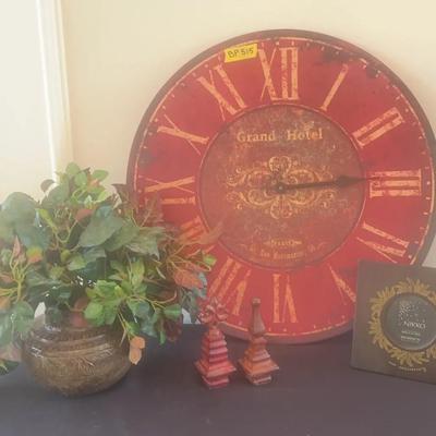 BP515 Wall Clock, Plant, Picture Frame And Finials