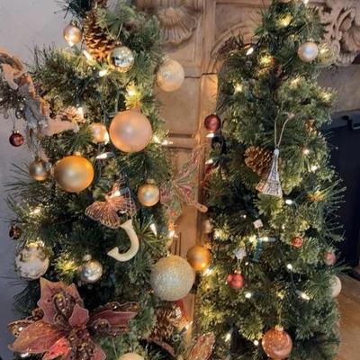 BP436 4ft Decorative Christmas Trees