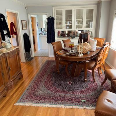 DINING ROOM TABLE AND 6 CHIARS