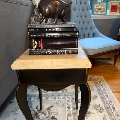 METAL/STONE TABLE
LEANING PIG STATUE