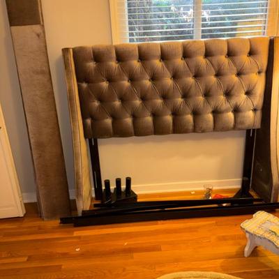 TUFTED HEADBOARD