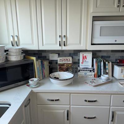 COOKBOOKS AND MAGAZINES