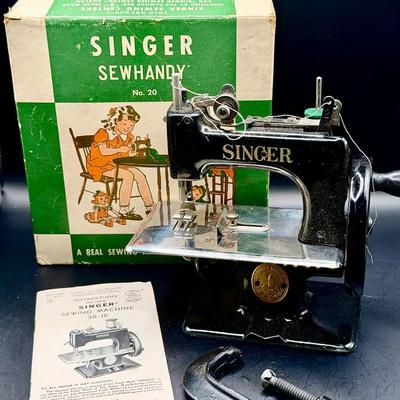 Singer Sewhandy Vintage Toy Sewing Machine 20-10