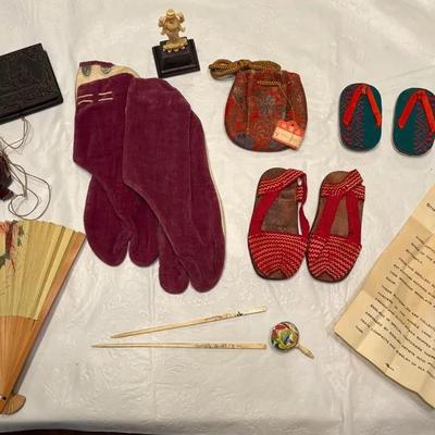 Vintage Collectibles Lot – Asian and World’s Fair Items