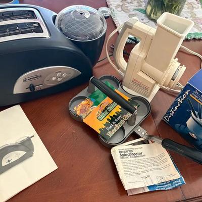 Lot of Kitchen Appliances – Salad Slicer, Egg Sandwich Maker, and Fondue Set