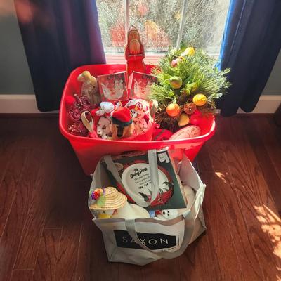 Christmas Decor And Beanie Babies 