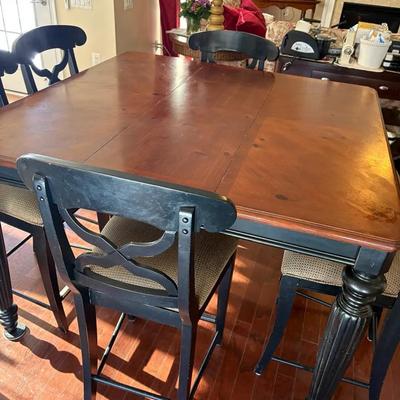 Six-Chair Dining Table with Removable Leaf – Seats Six – Expands to 56”