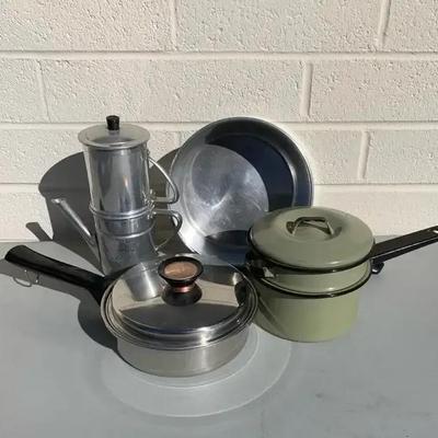 Duncan Hines Stainless Steel Cookware, Medaliadora Caffe Maker, Vintage Green Pans & More Cookware