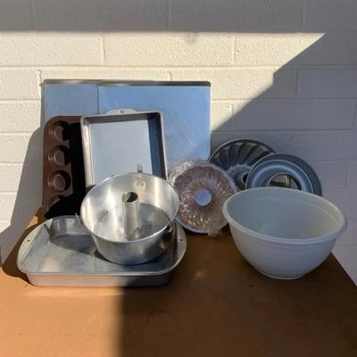 Bundt Cake Tins, Baking Sheets, Cup Cake Baking Stuff