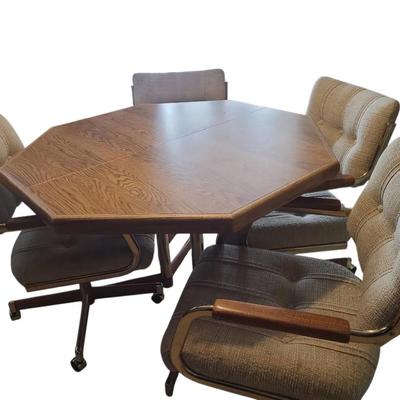 DC130 Dining Table And 4 Chairs