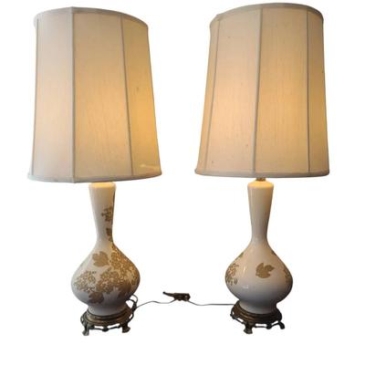 DC119 Vintage White Ceramic Table Lamps