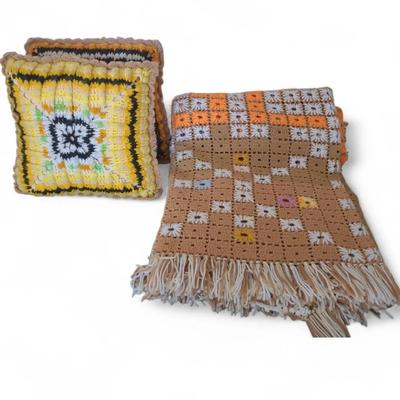 DC516 Crochet Afghan and Decorative Pillows 