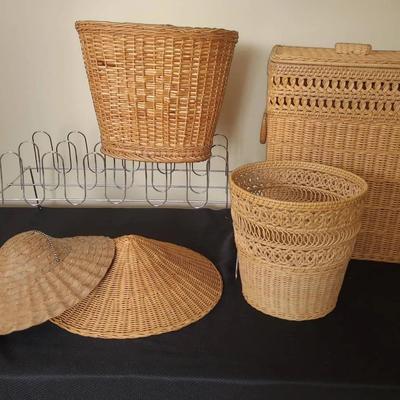 DC525 Wicker Laundry And Waste Baskets 