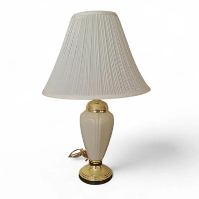 DC513 Ivory Ceramic Table Lamp