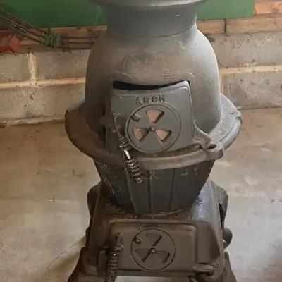 Cast Iron Pot Belly Stove 