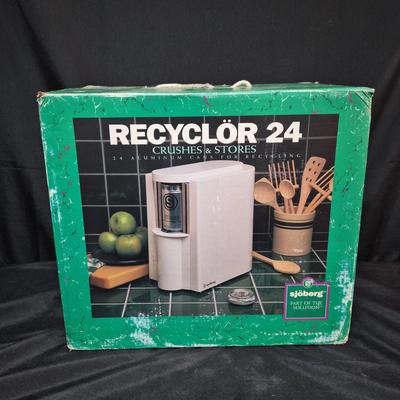 Sjöberg Recyclör 24 Aluminum Can Crusher 
