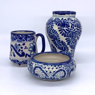 Sale Photo Thumbnail #73: Vintage Mexican Talavera pottery