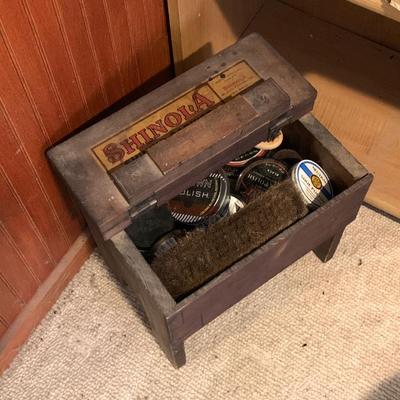 Sale Photo Thumbnail #148: Antique shoe shine box