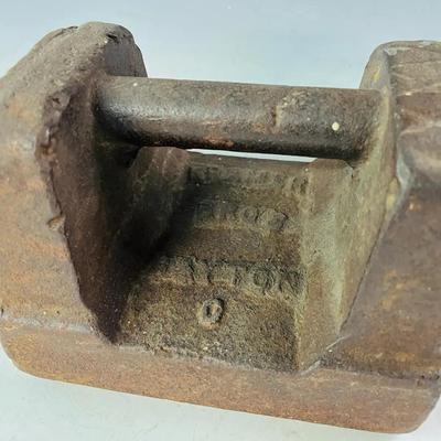 Vintage Cast Iron Scale Weight 