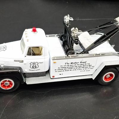 1st Gear 1957 International R-200 Route 66 Tow Truck - NIB - 1/43 scale
