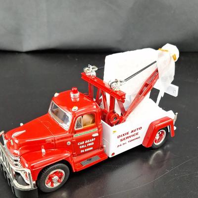1st Gear 1955 Diamond T Tow Truck - Dixie Auto Service 1/43 NIB