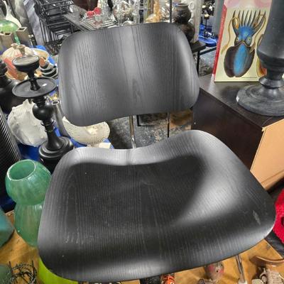 Sale Photo Thumbnail #23: This is the greatest chair!  Photo does not compare to real thing.