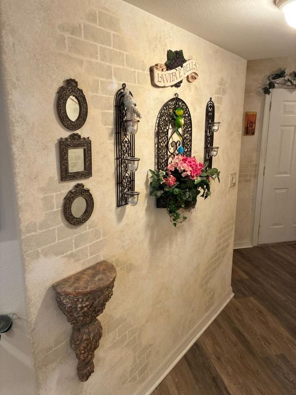 Sale Photo Thumbnail #11