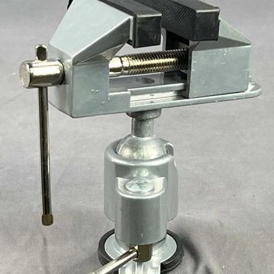 Sale Photo Thumbnail #569