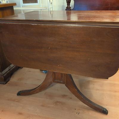 Duncan Phyfe Drop Leaf Table