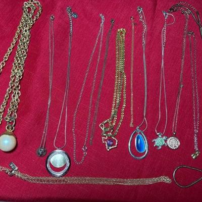 Necklaces & Chains