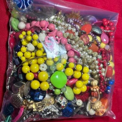 Crafting Beads & Jewelry Lot 1