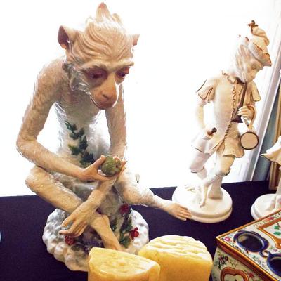 Sale Photo Thumbnail #12: FABULOUS MONKEY CHINE BLANC PIECES