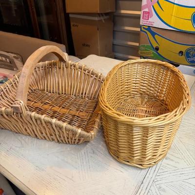 Set of Two Wicker Baskets – Carry Basket & Round Basket