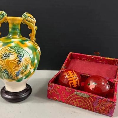 Asian Vase & Baoding Balls