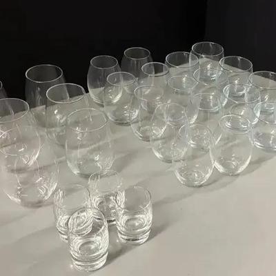 6 Red Wine, 10 White Wine, 8 Cocktail & 4 Sherry Glasses