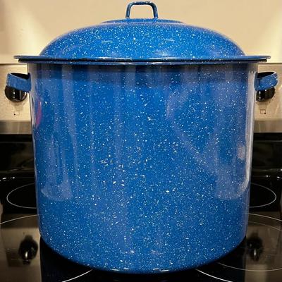 Big Blue Speckled Enamel Stock Pot 