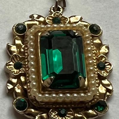 Vintage Coro Emerald Cut Green Necklace With Faux Pearls