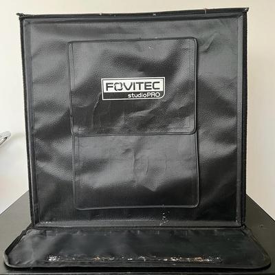 Large Fovitec Studio Pro Light Box And Backdrops