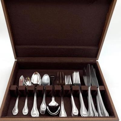 Reed And Barton Select Stainless Flatware In Storage Set