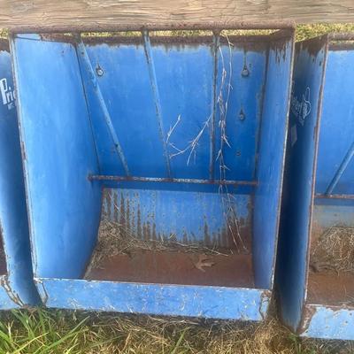 6 Priefert Grain And Hay Hanging  Feeders