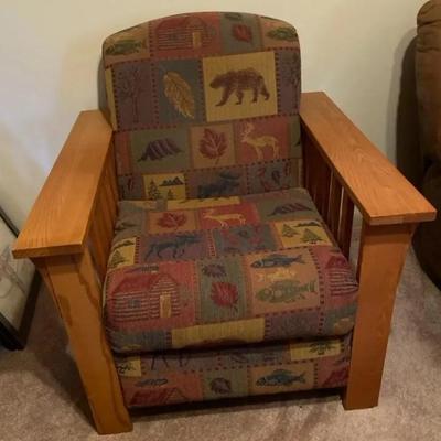 Cabin Themed Chair With Wooden Arms 