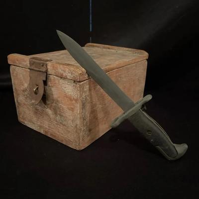 U.S. M1 Bayonet And Ammo Style Wooden Box